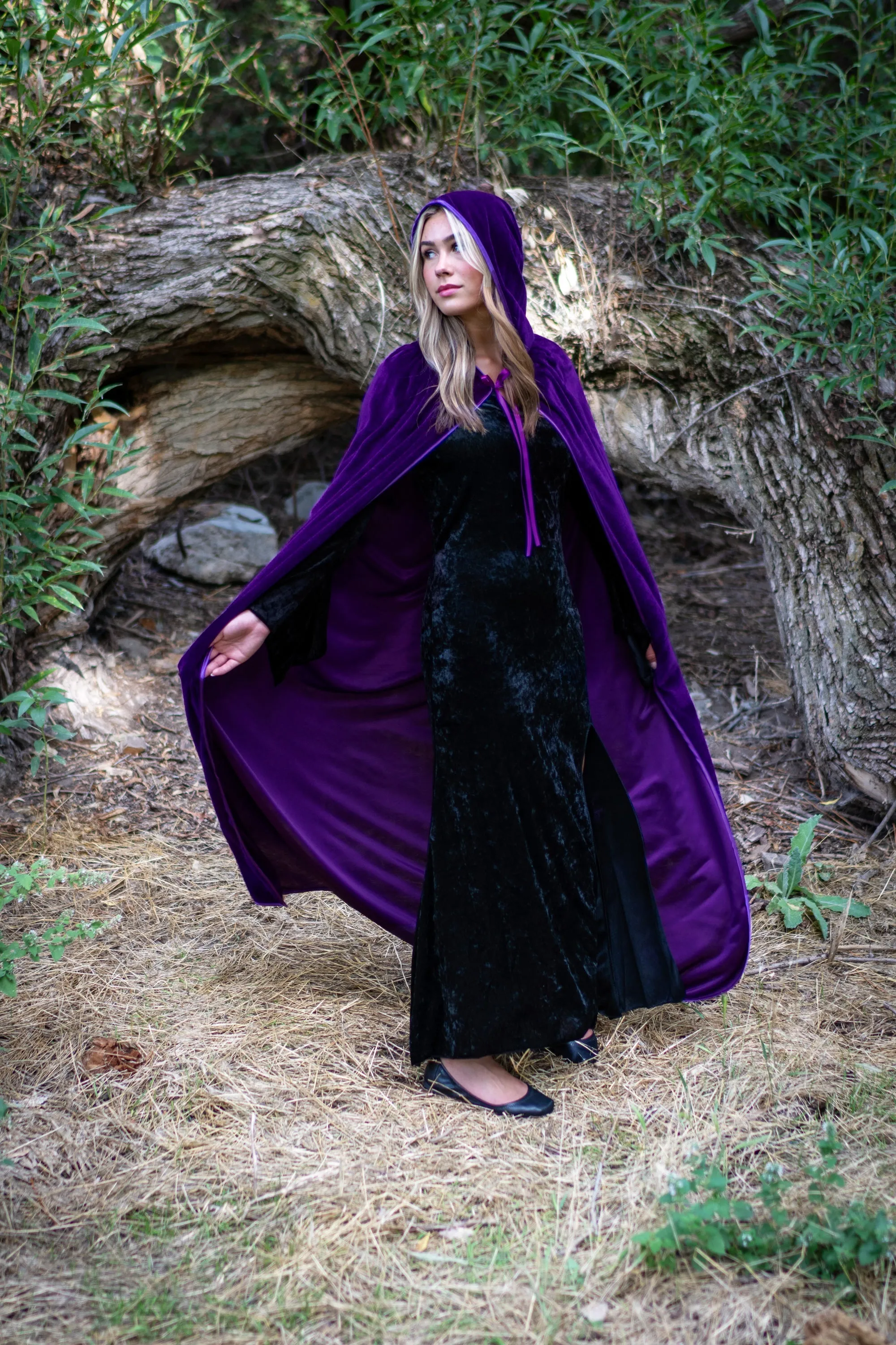 Adult Purple Velvet Cloak