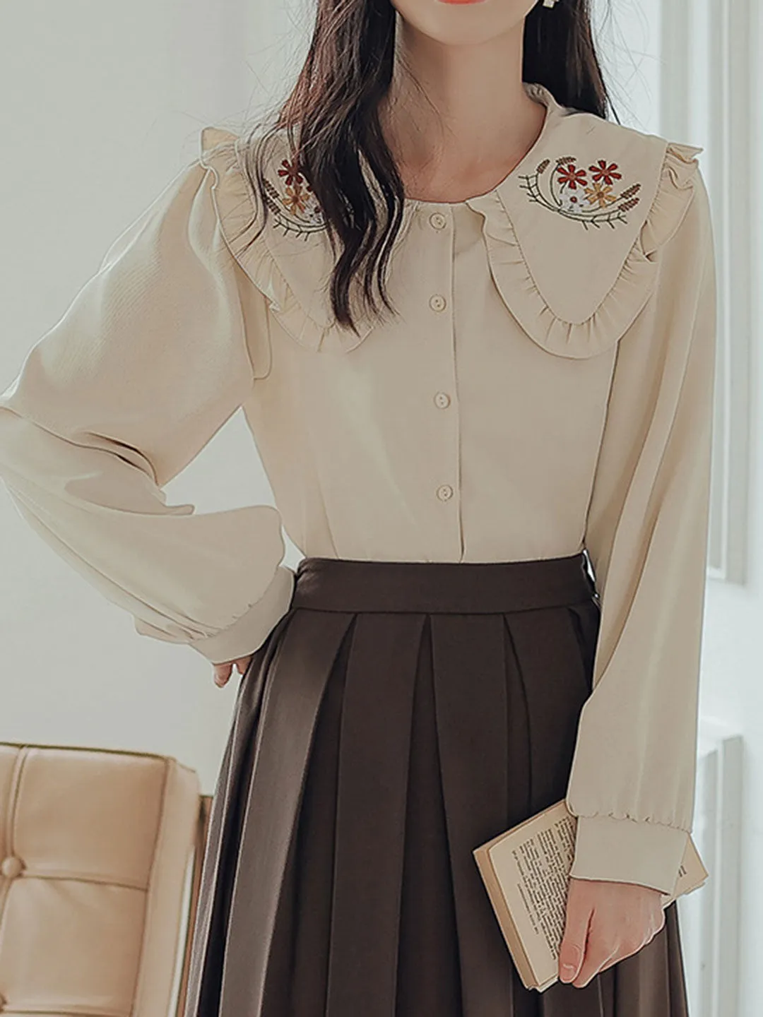 Candice Vintage Style Doll Collar Embroidered Shirt