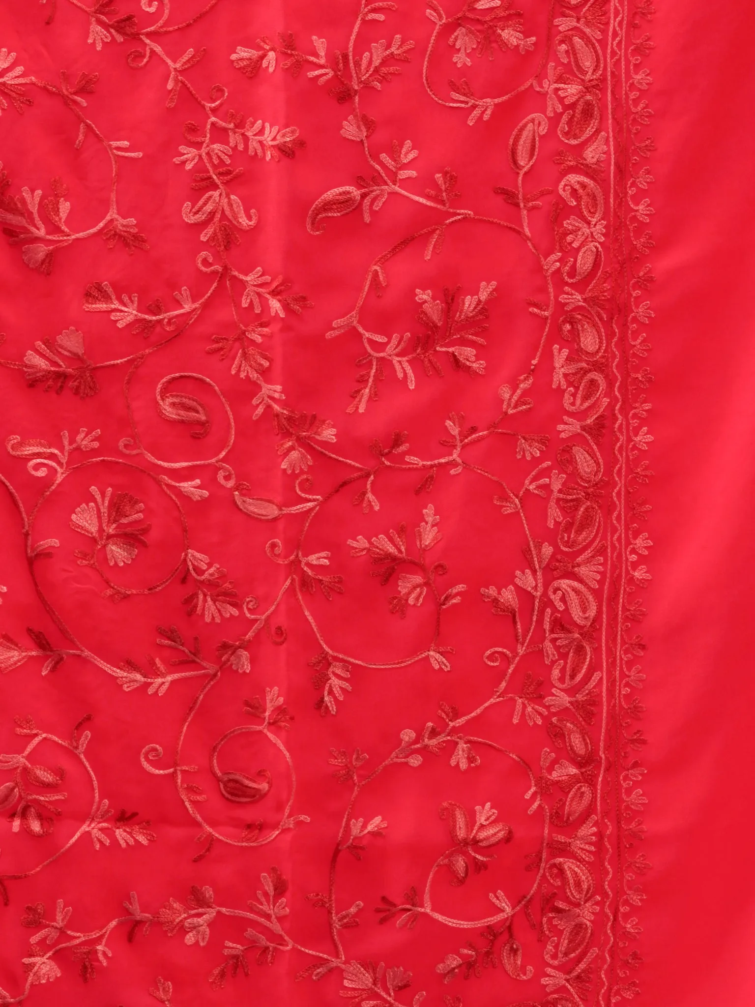 Red Aari Embroidered Georgette Saree From Kashmir - S031704659