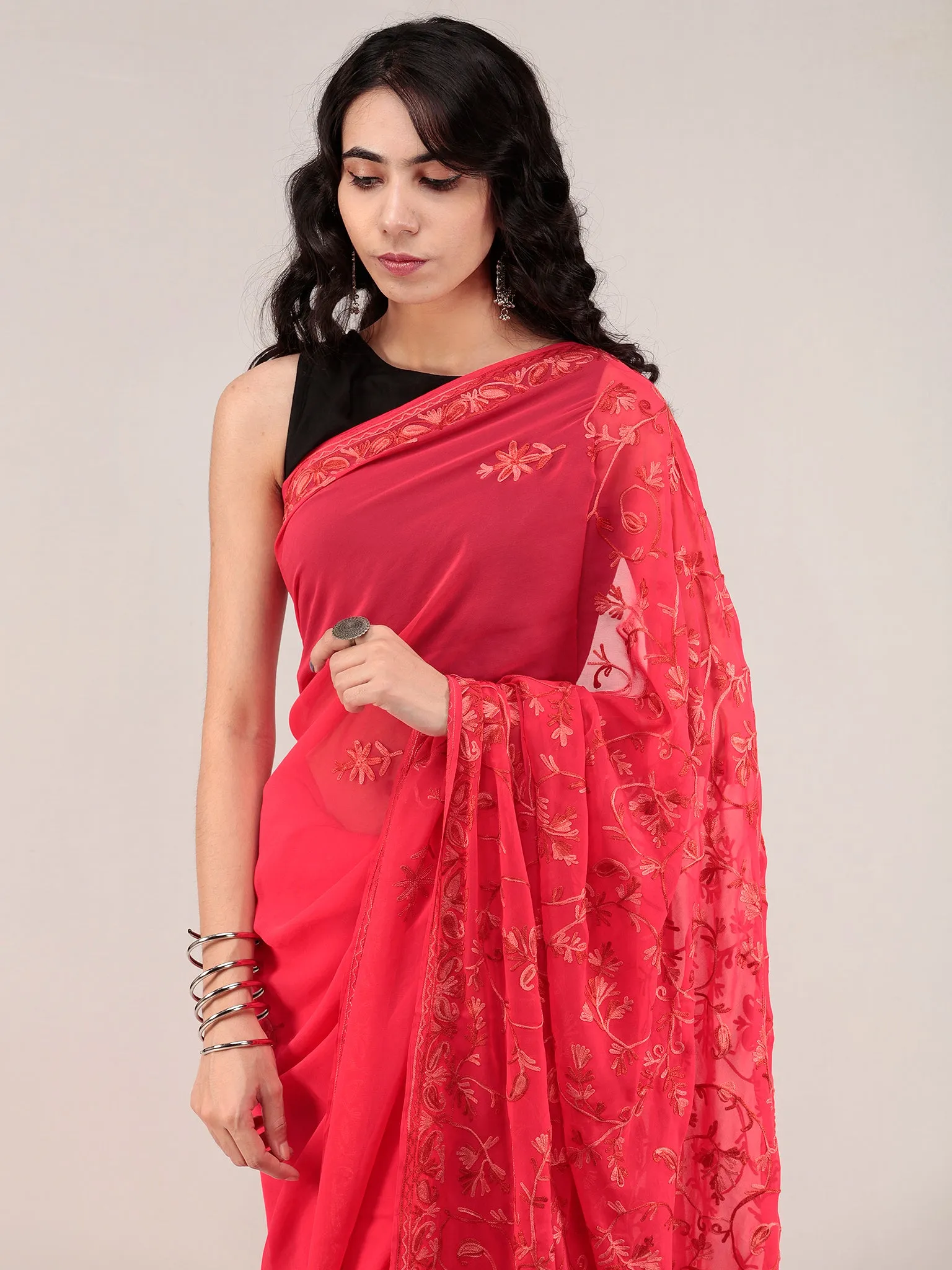 Red Aari Embroidered Georgette Saree From Kashmir - S031704659