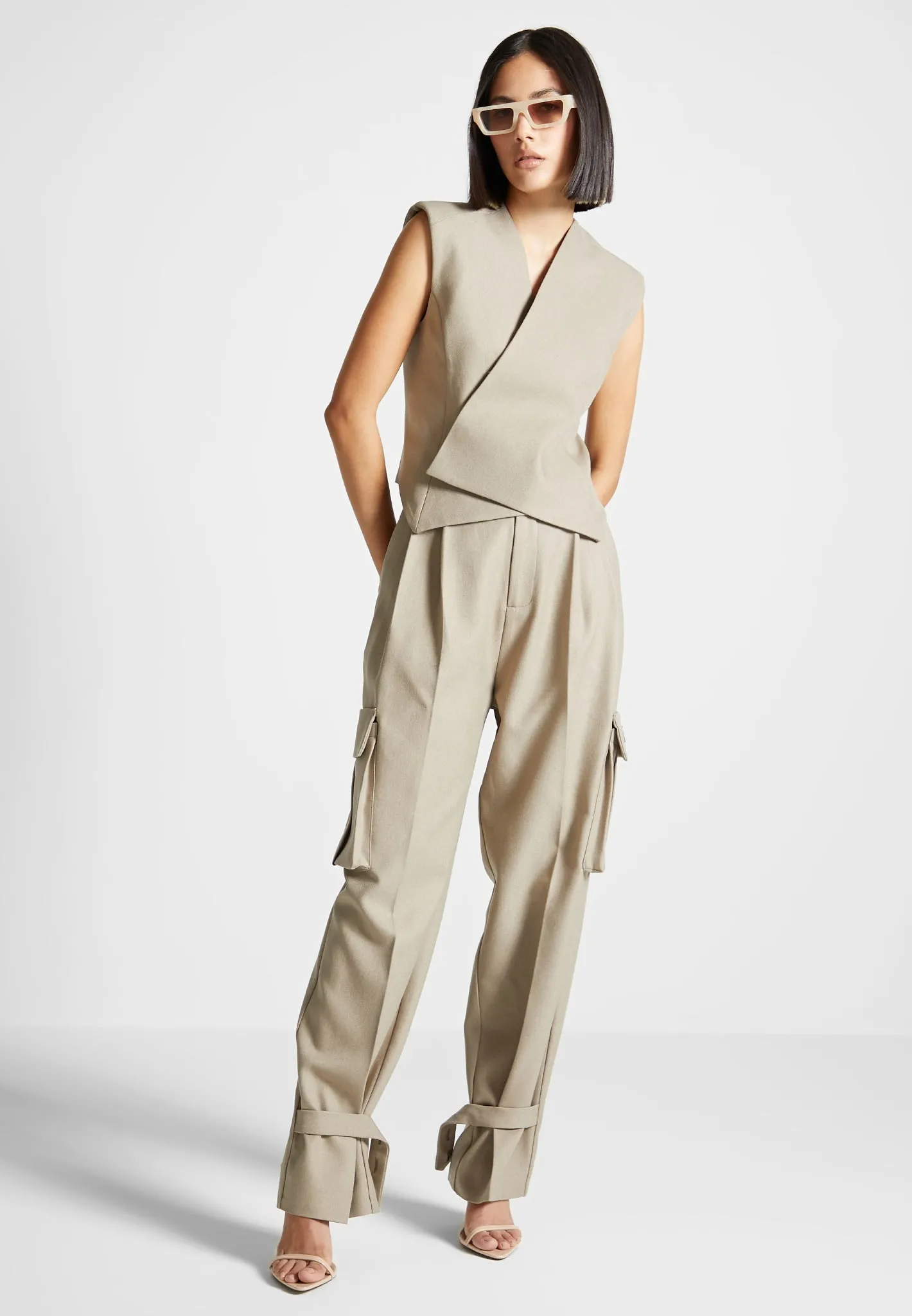 Tailored Pleated Cargo Trousers - Beige